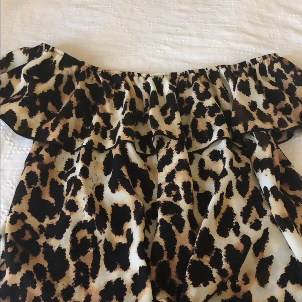 OFF SHOULDER LEOPARD PRINT TOP - Picture 6 of 6